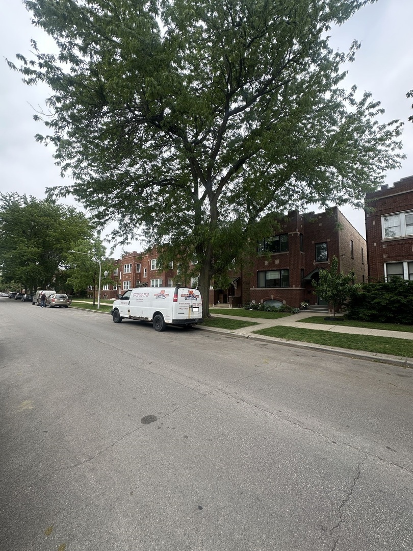3640 N Troy Street Unit: G