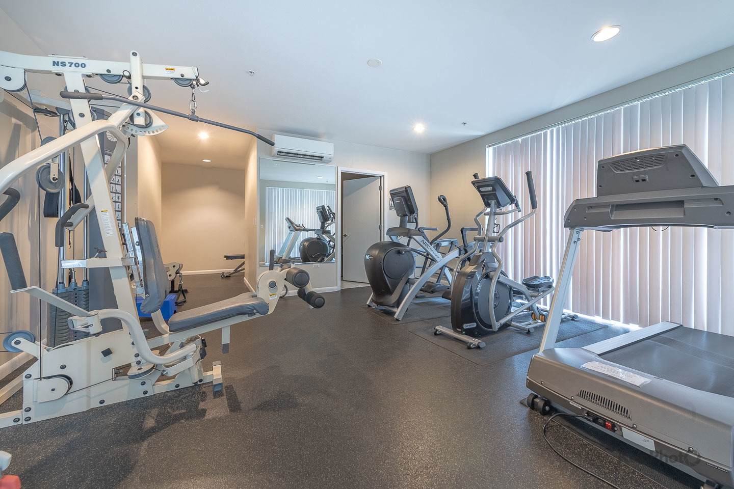 1720 Oak Avenue Unit: 201
