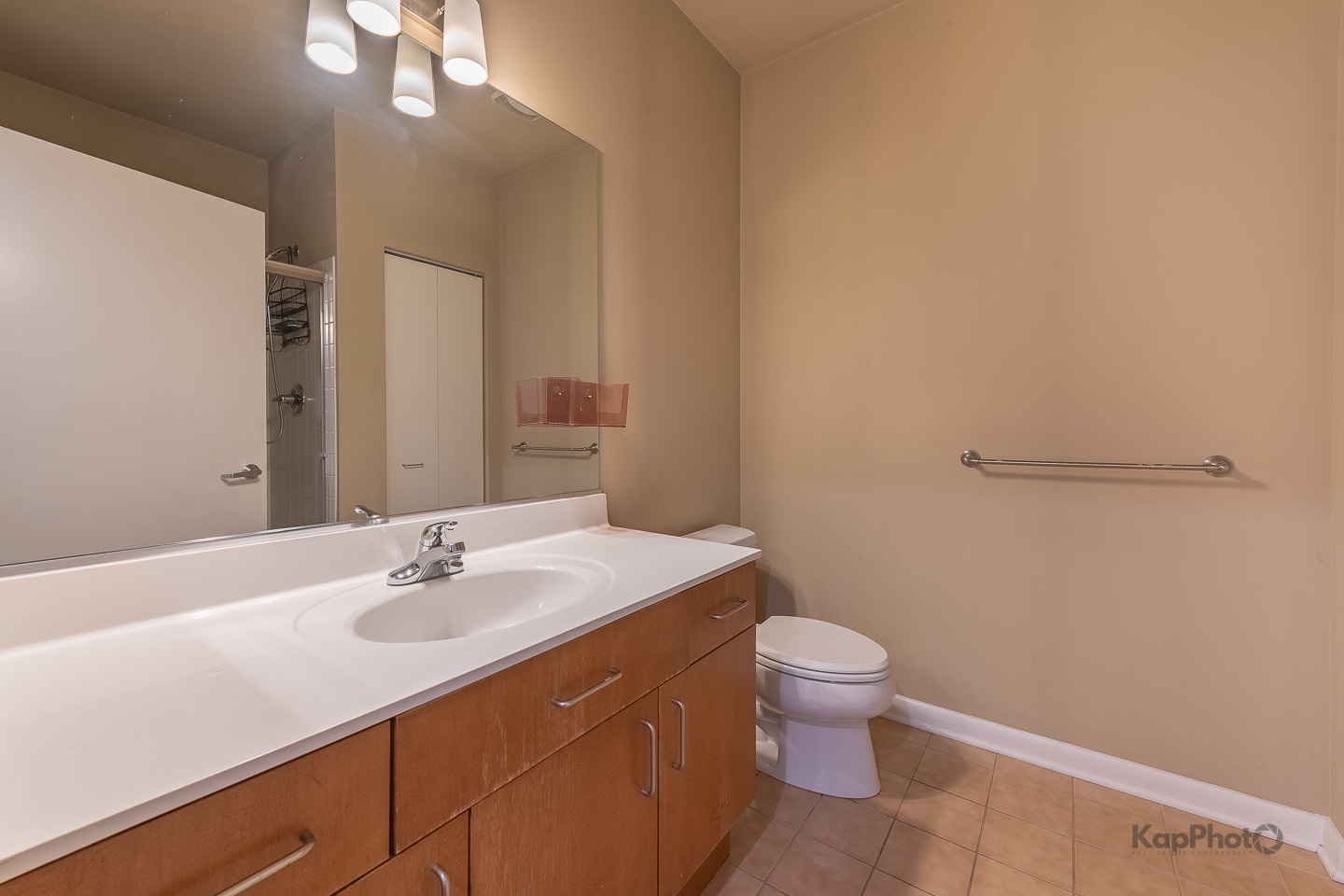 1720 Oak Avenue Unit: 201