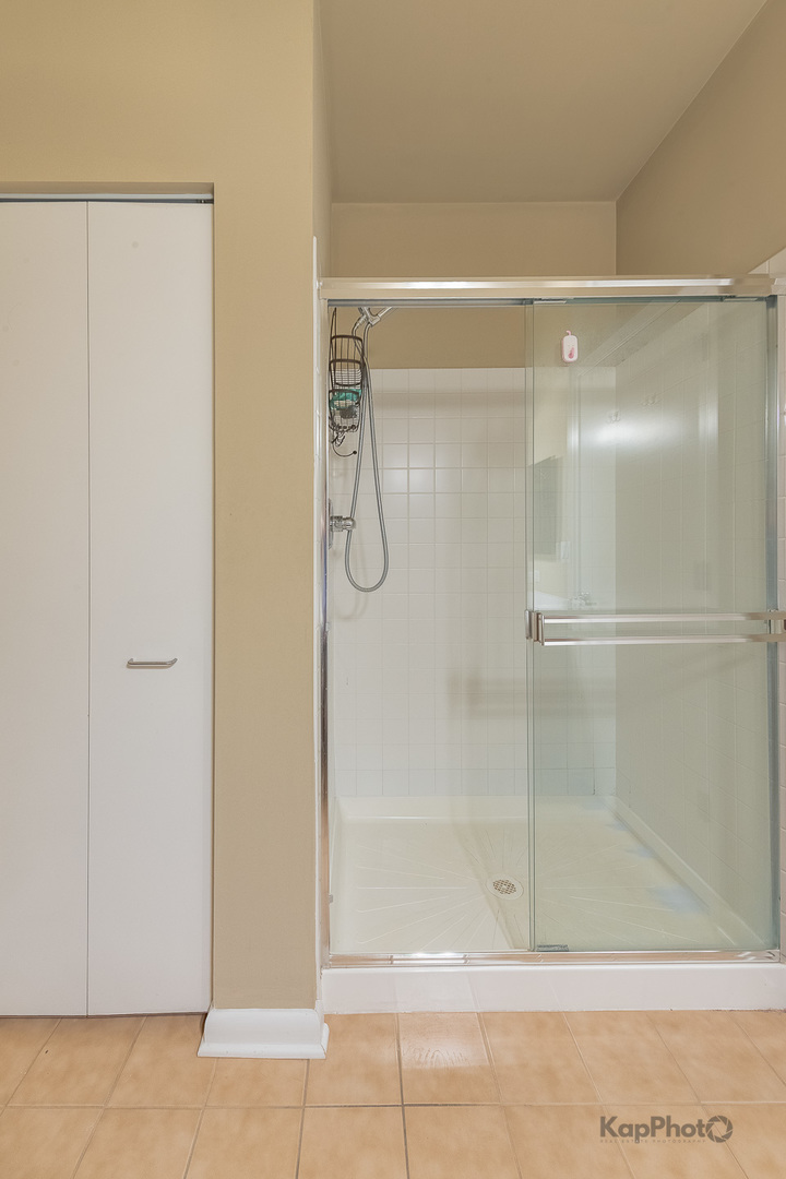1720 Oak Avenue Unit: 201