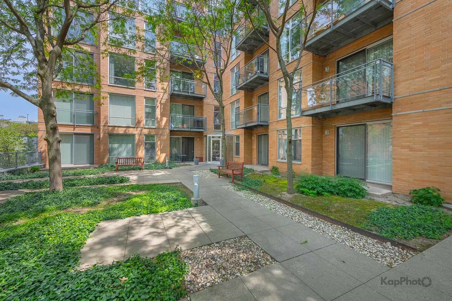 1720 Oak Avenue Unit: 201