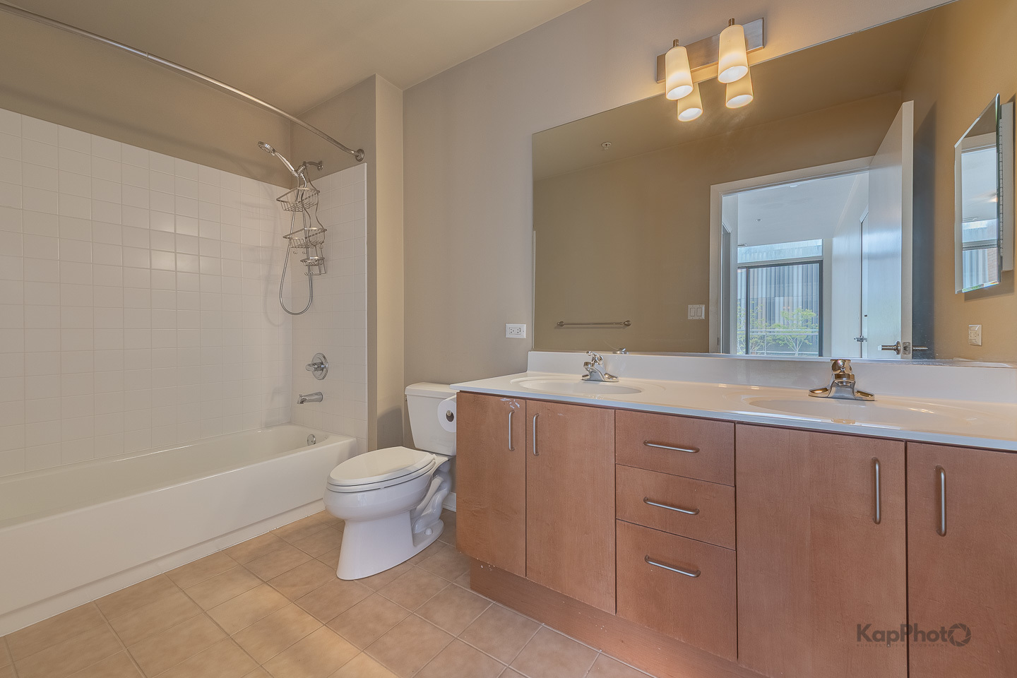 1720 Oak Avenue Unit: 201
