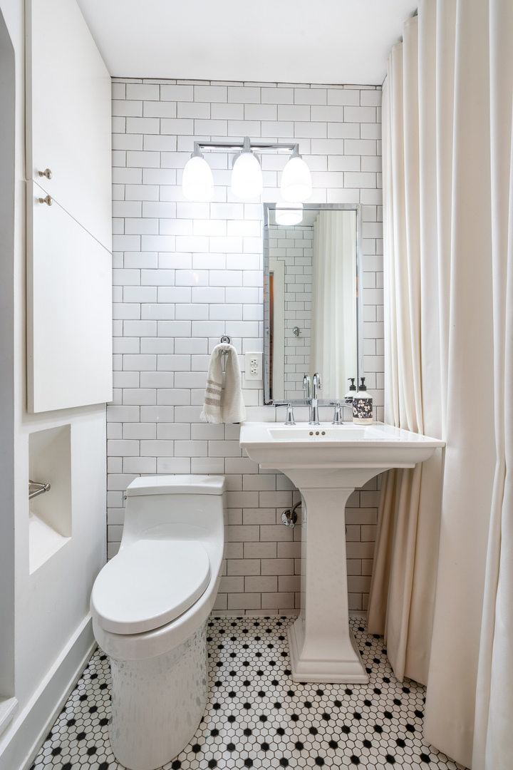 1226 N Dearborn Street Unit: C