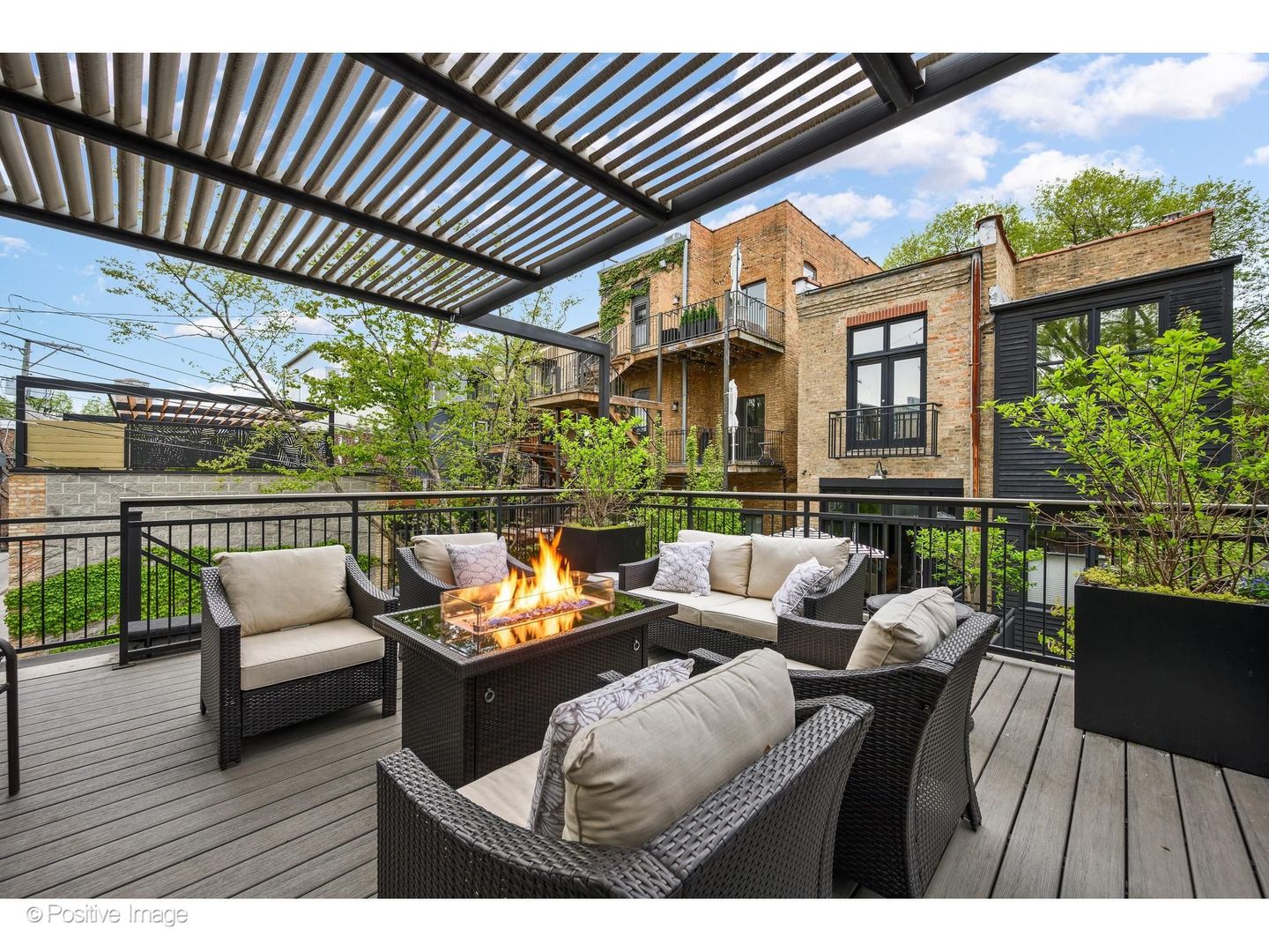 613 W Belden Avenue