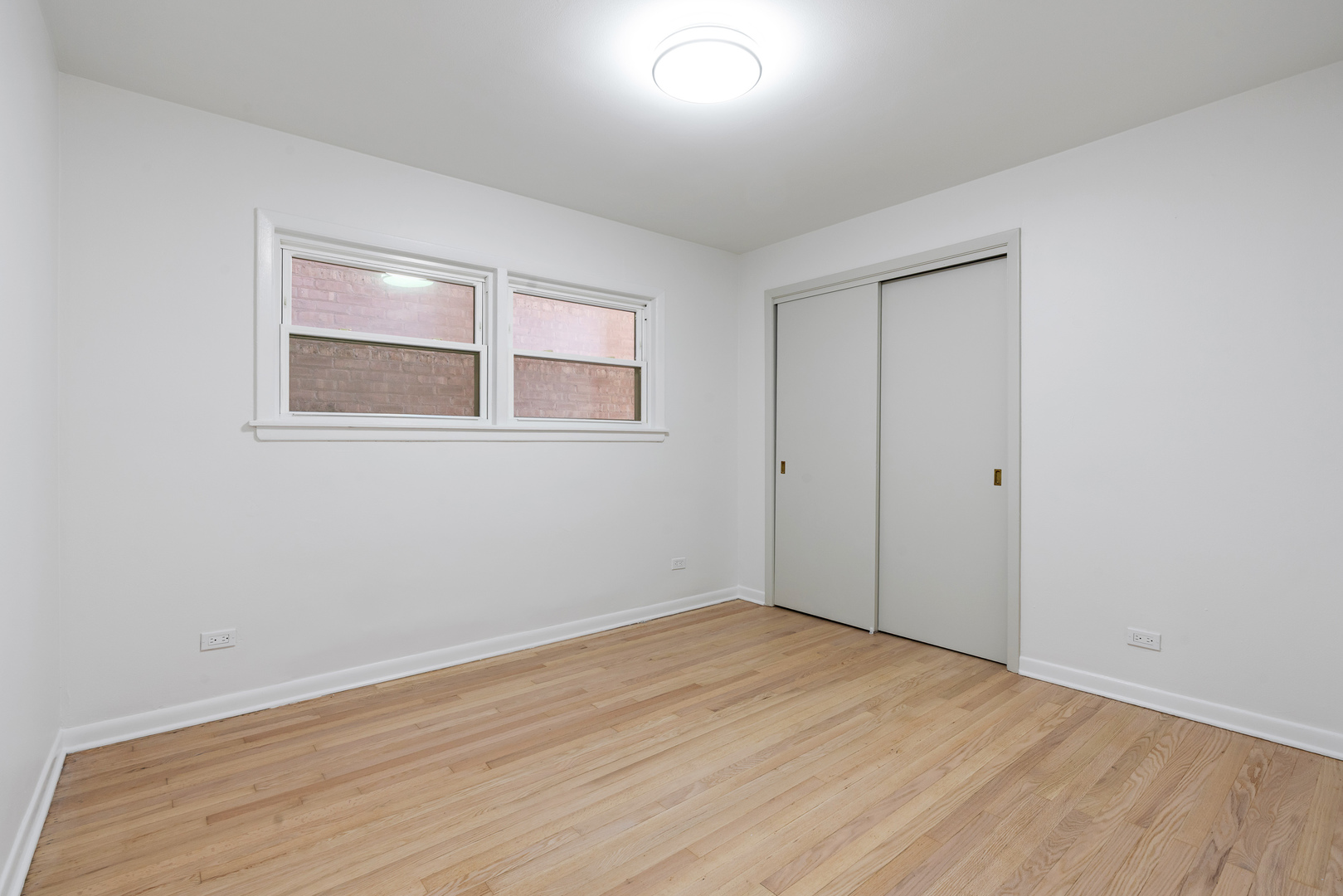 5439 N Artesian Avenue Unit: 1