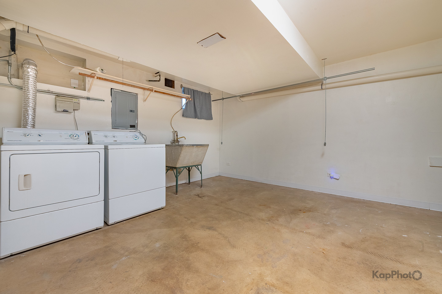 22 N DEE Road Unit: 22