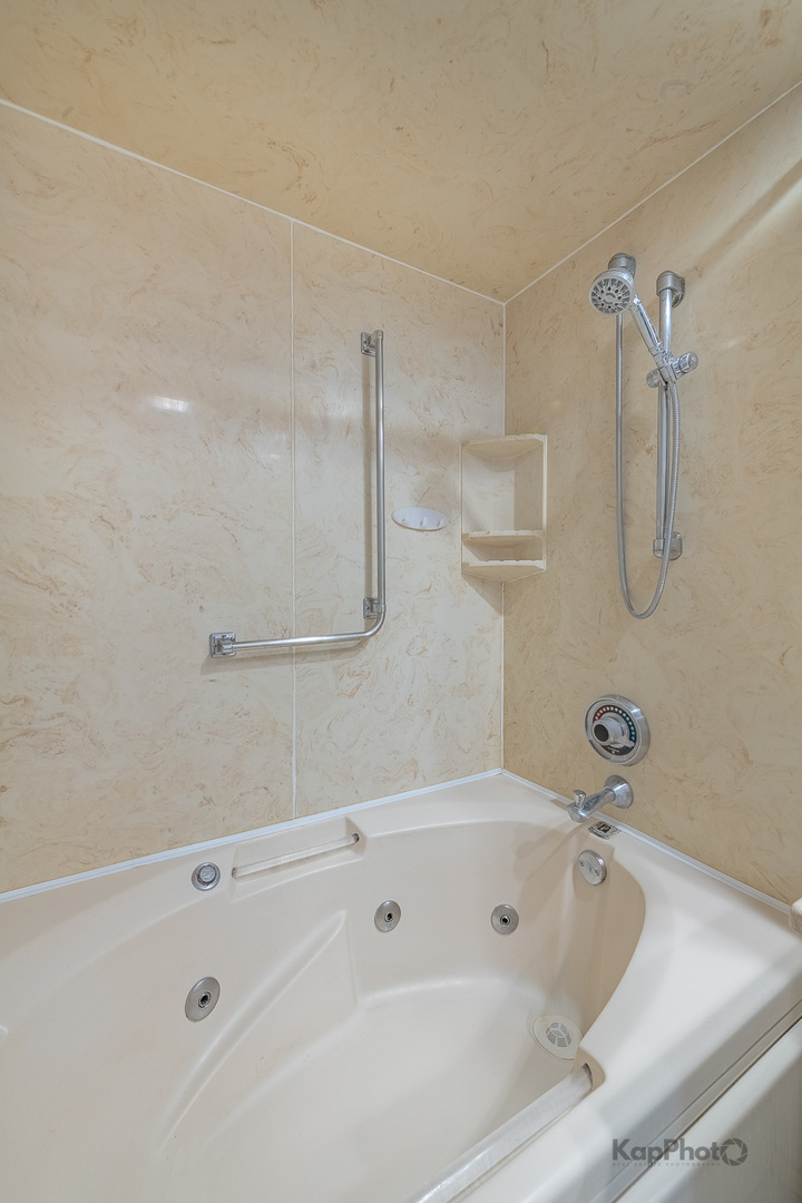 22 N DEE Road Unit: 22