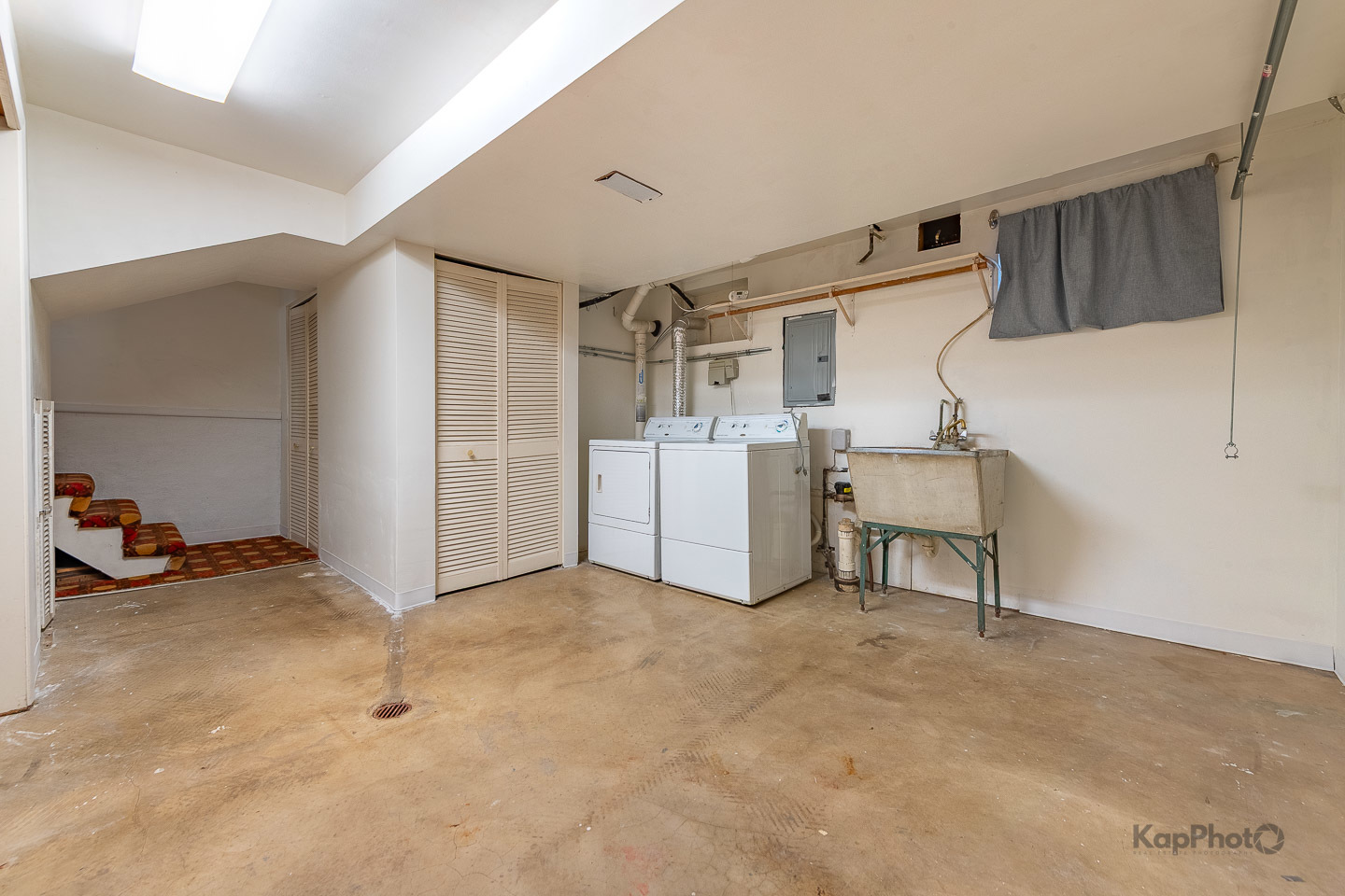 22 N DEE Road Unit: 22