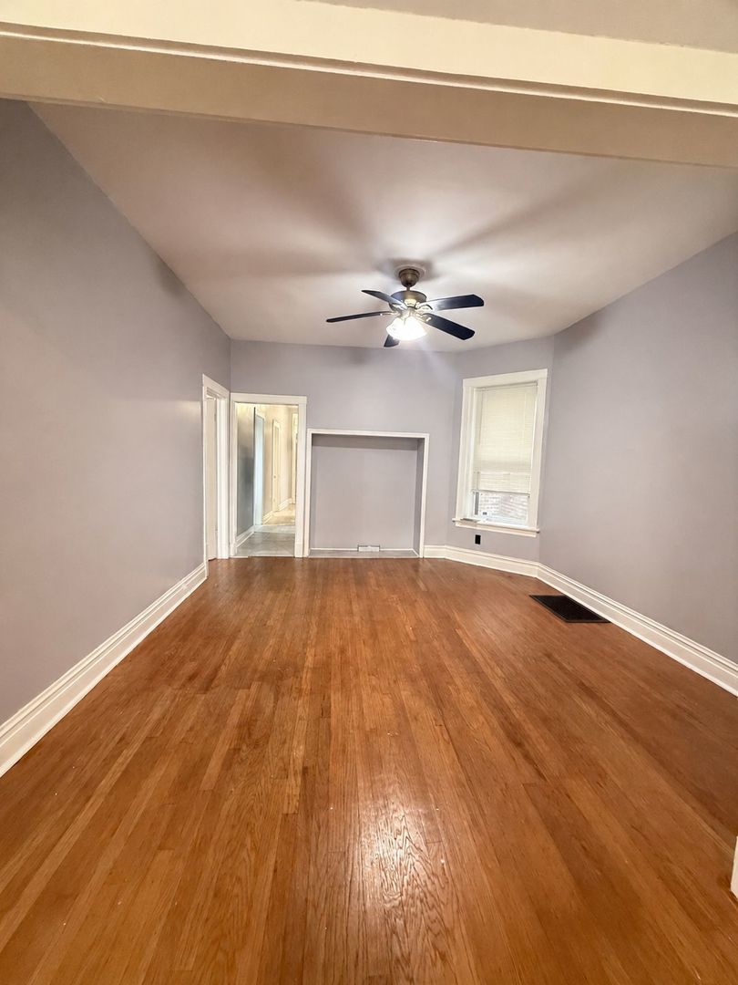 7031 S Laflin Street Unit: 1