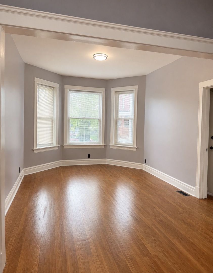 7031 S Laflin Street Unit: 1
