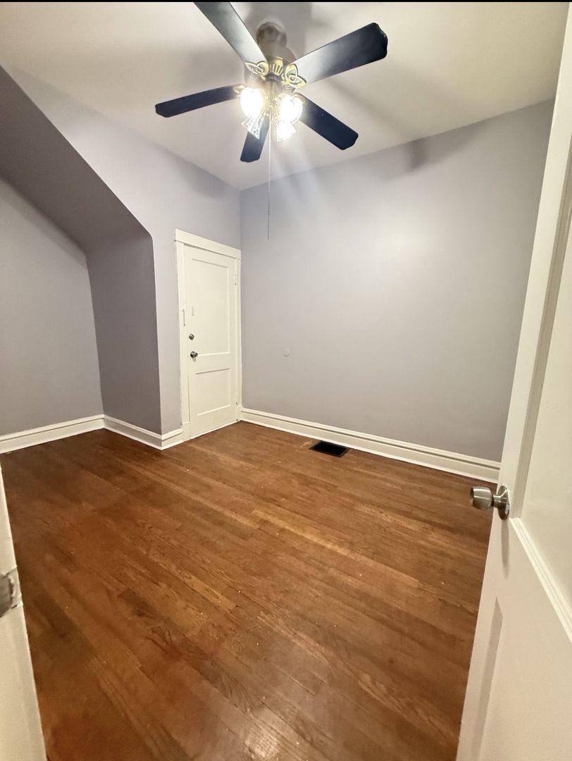 7031 S Laflin Street Unit: 1