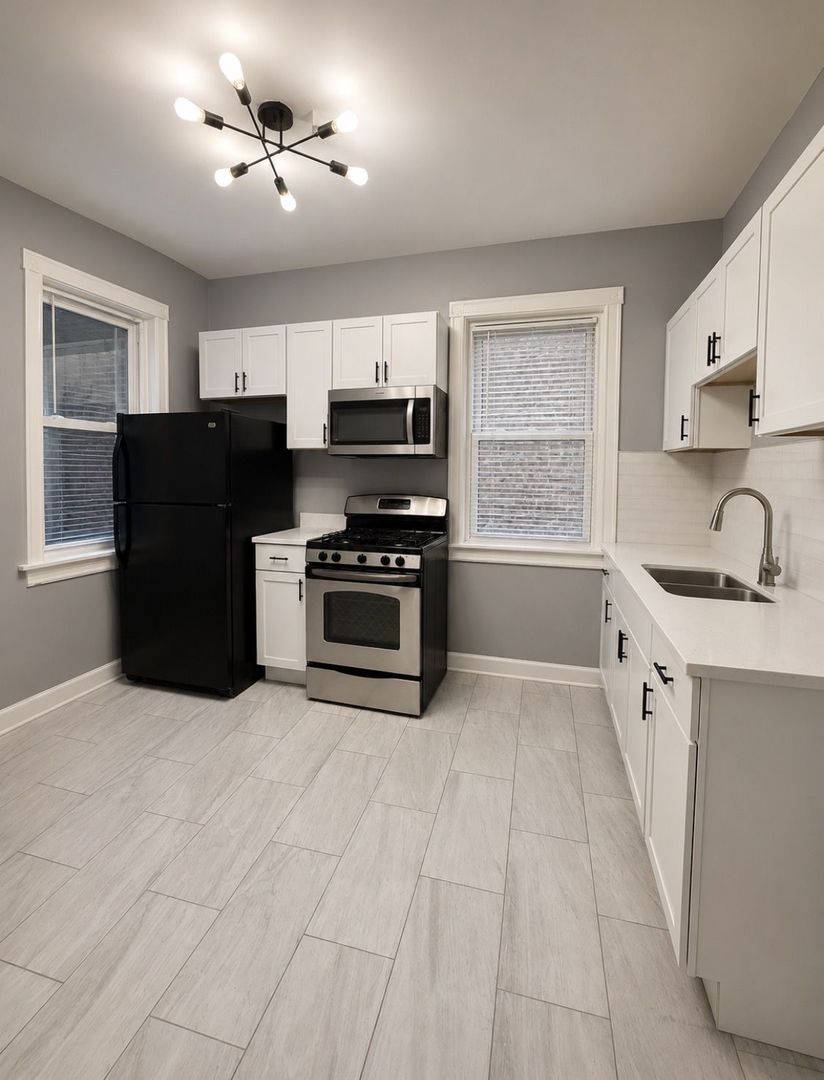 7031 S Laflin Street Unit: 1