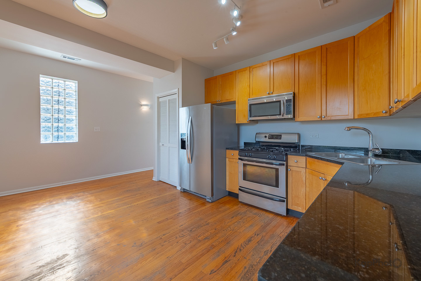 2226 W Monroe Street Unit: 3