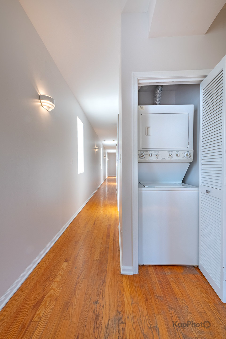 2226 W Monroe Street Unit: 3