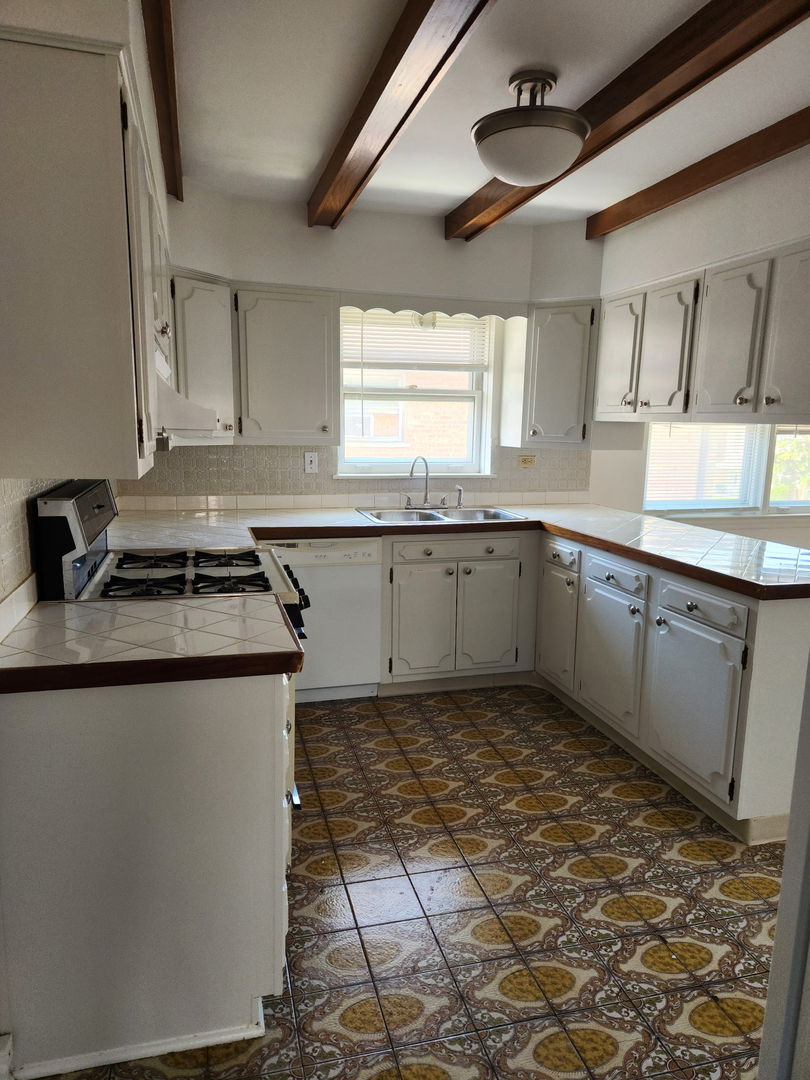 8417 W Berwyn Avenue Unit: 2