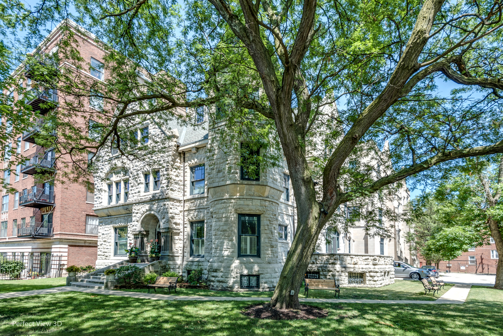 4545 S Drexel Boulevard Unit: 2B