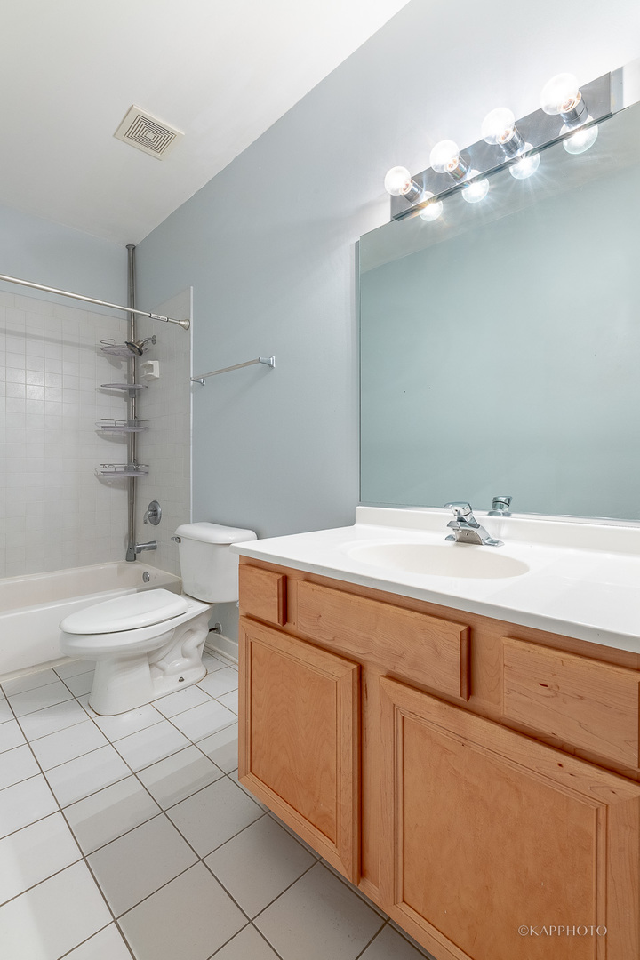 1344 W Grenshaw Street Unit: A