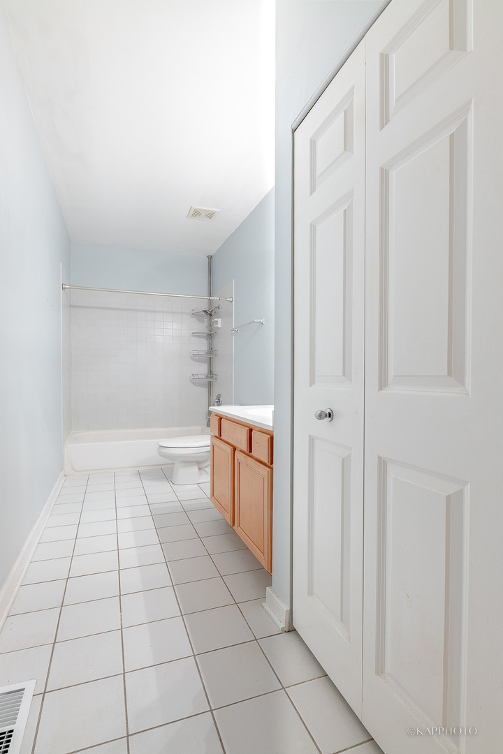 1344 W Grenshaw Street Unit: A