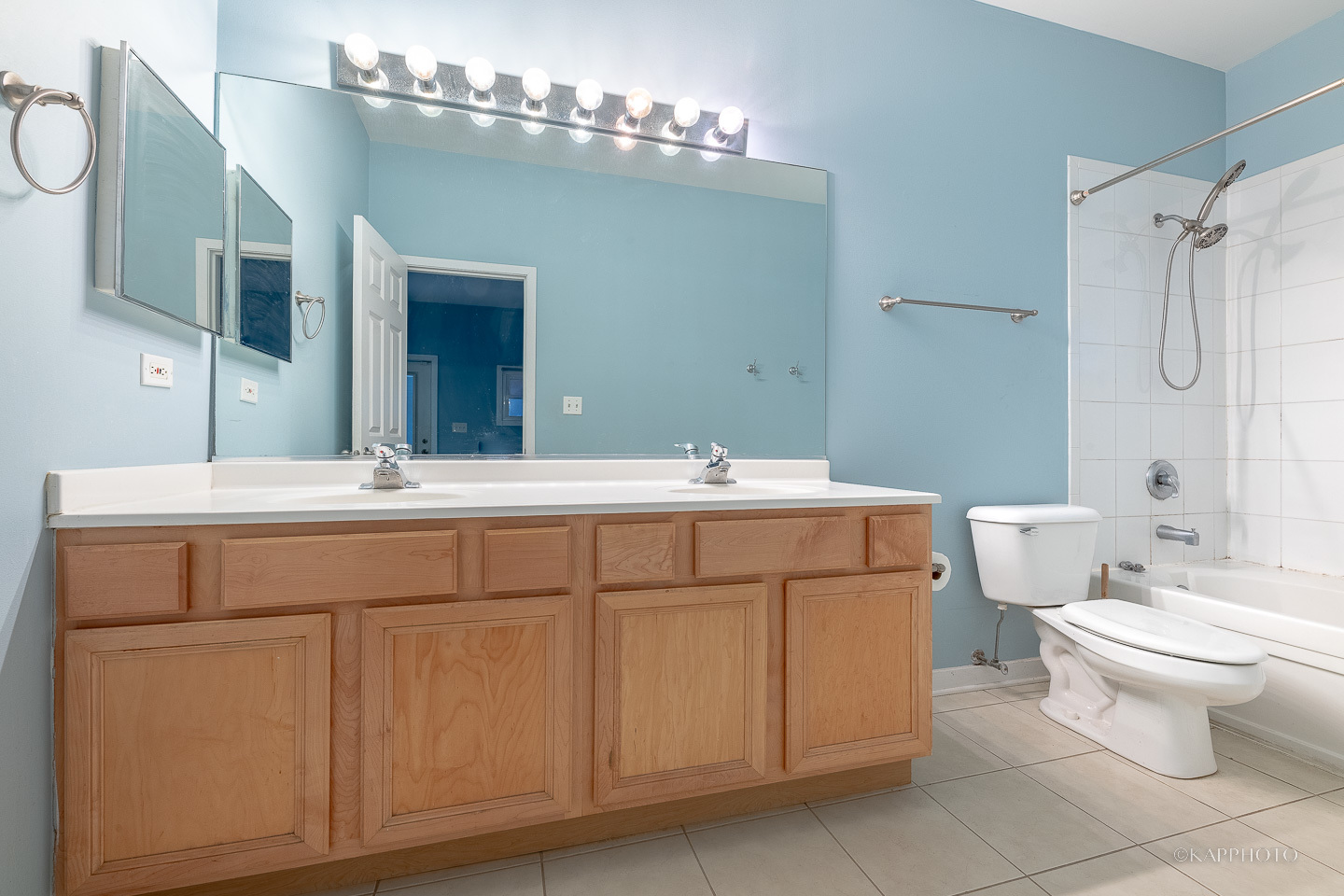 1344 W Grenshaw Street Unit: A
