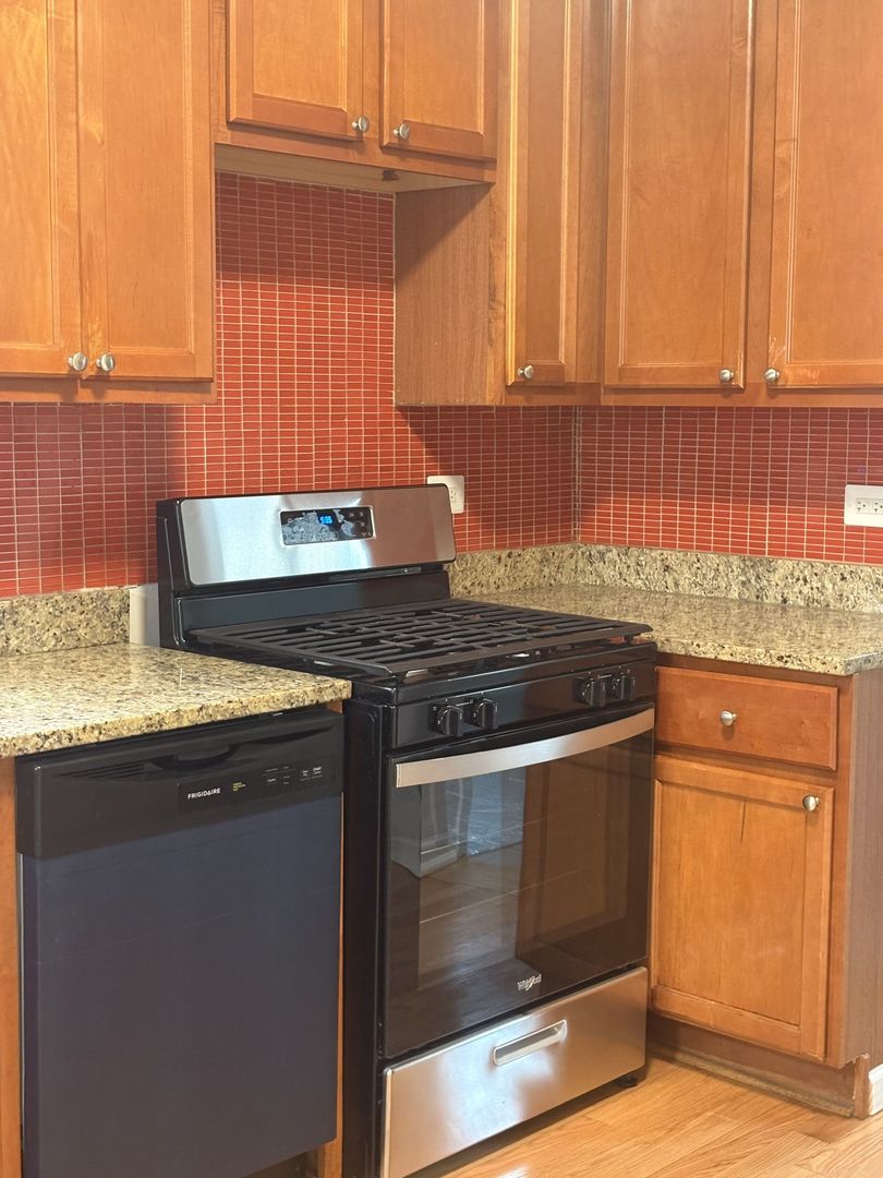 6834 S Dorchester Avenue Unit: 2