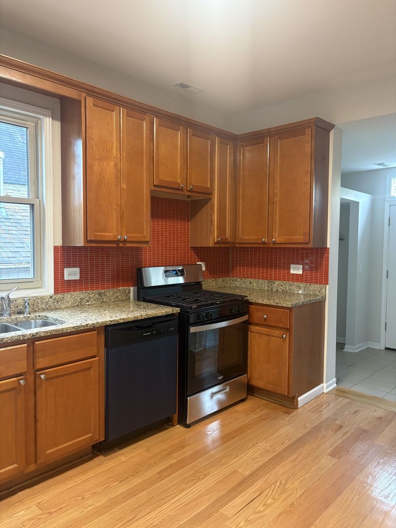 6834 S Dorchester Avenue Unit: 2