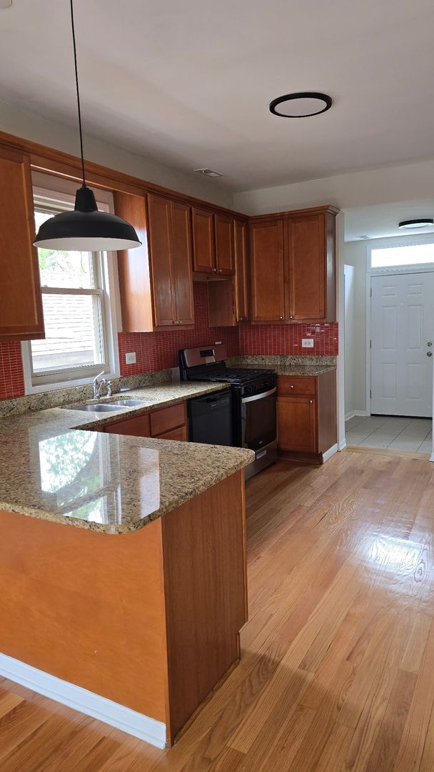 6834 S Dorchester Avenue Unit: 2