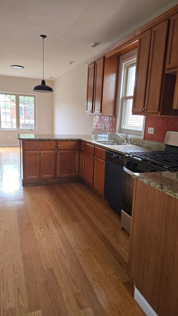 6834 S Dorchester Avenue Unit: 2