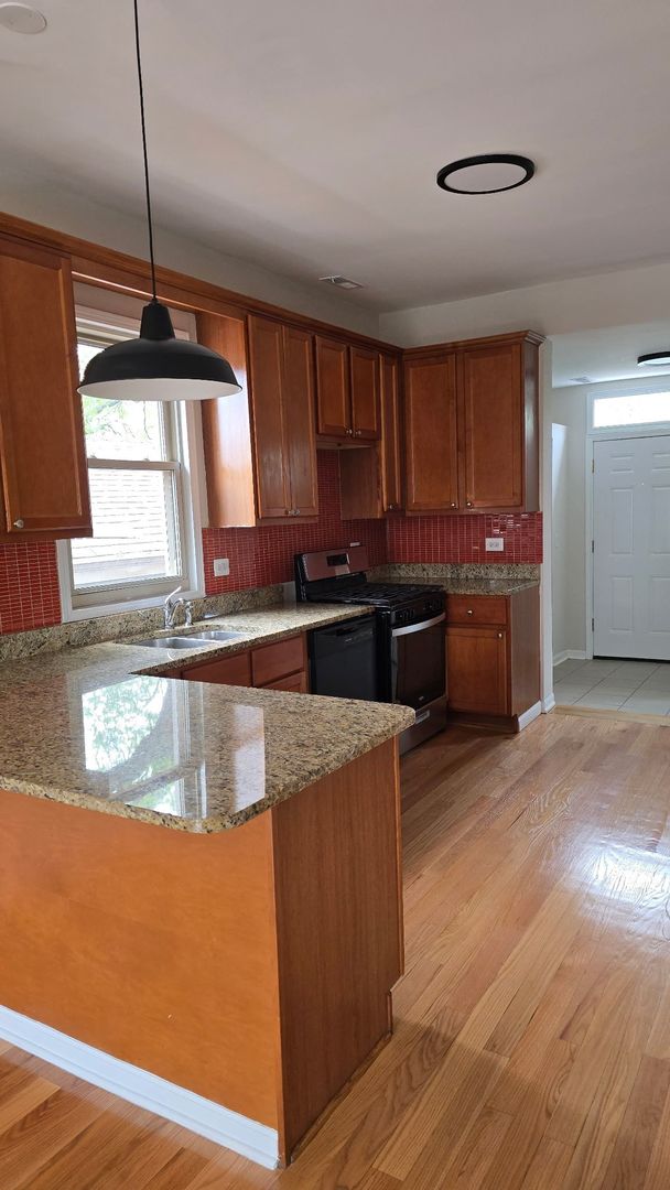 6834 S Dorchester Avenue Unit: 2