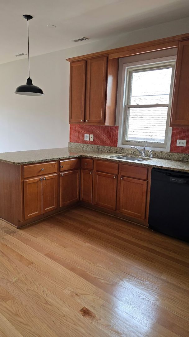 6834 S Dorchester Avenue Unit: 2