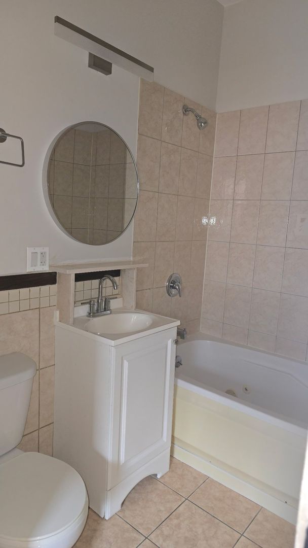 6834 S Dorchester Avenue Unit: 2