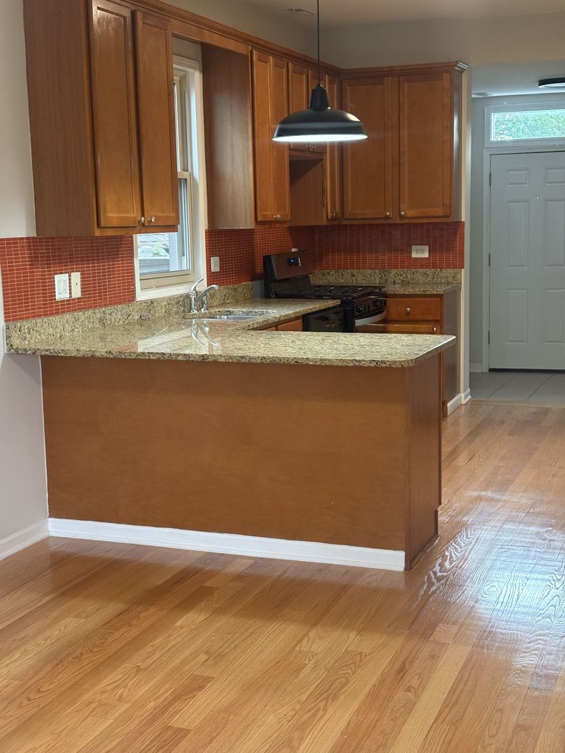 6834 S Dorchester Avenue Unit: 2