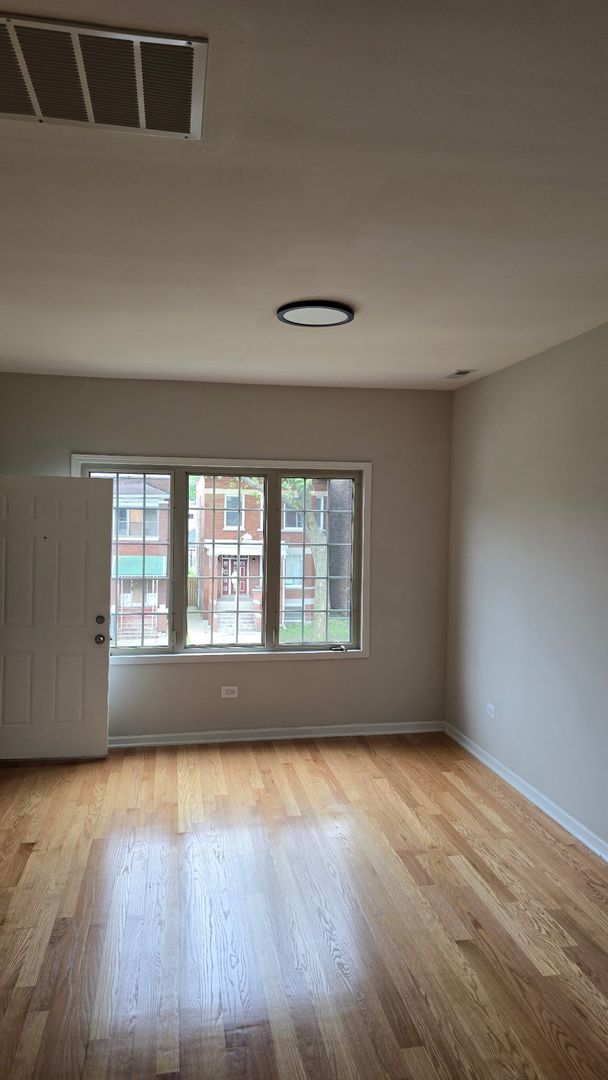 6834 S Dorchester Avenue Unit: 2