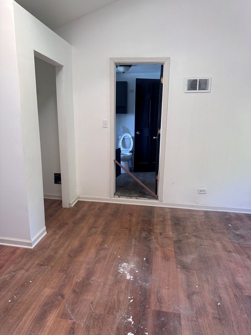 526 E 154th Place