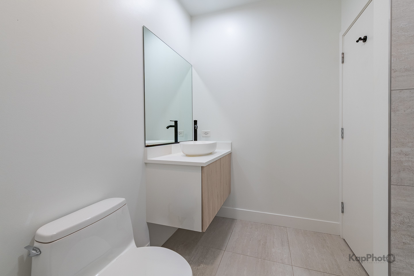 859 W Erie Street Unit: 506