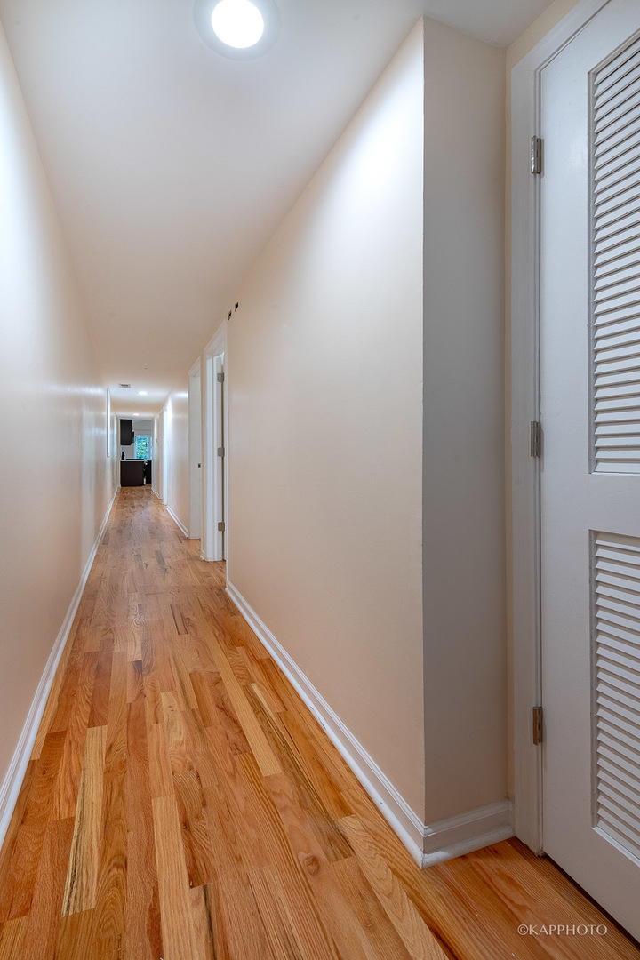 2435 W Polk Street Unit: 3