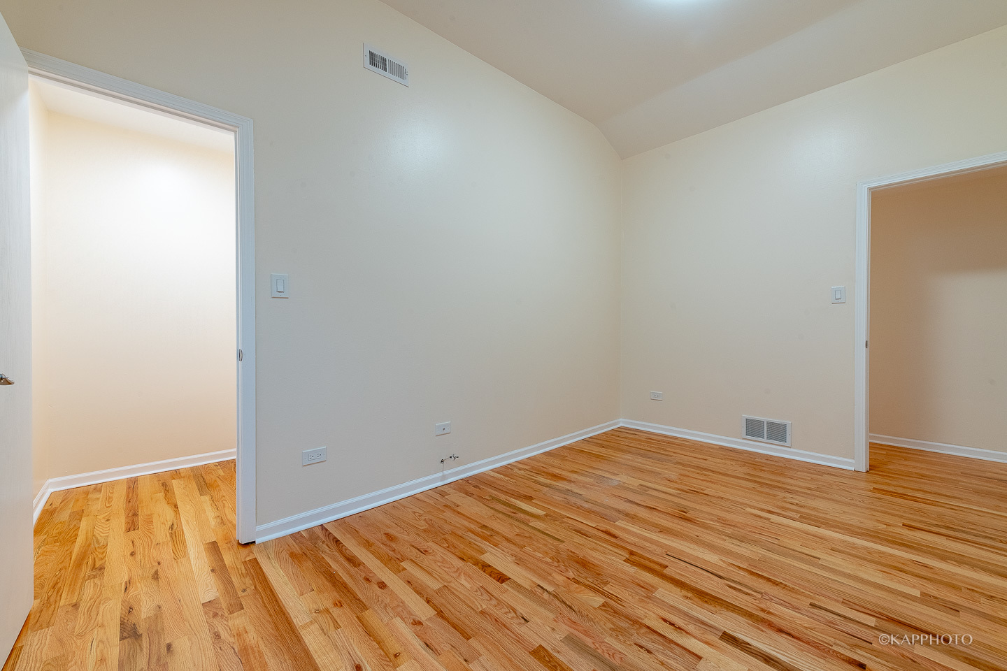 2435 W Polk Street Unit: 3