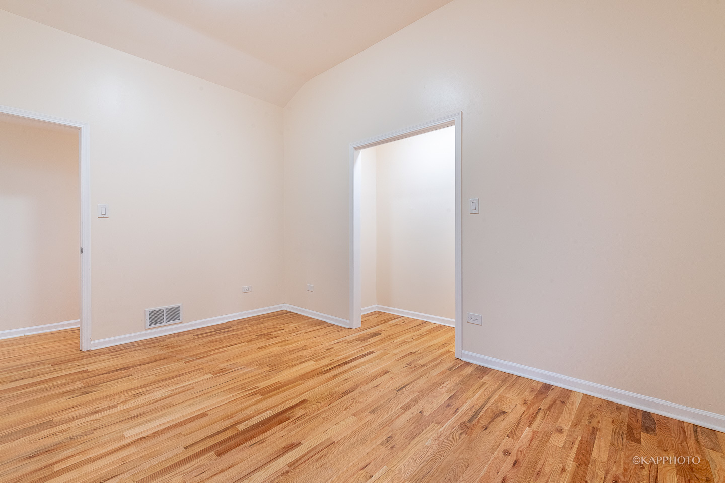 2435 W Polk Street Unit: 3