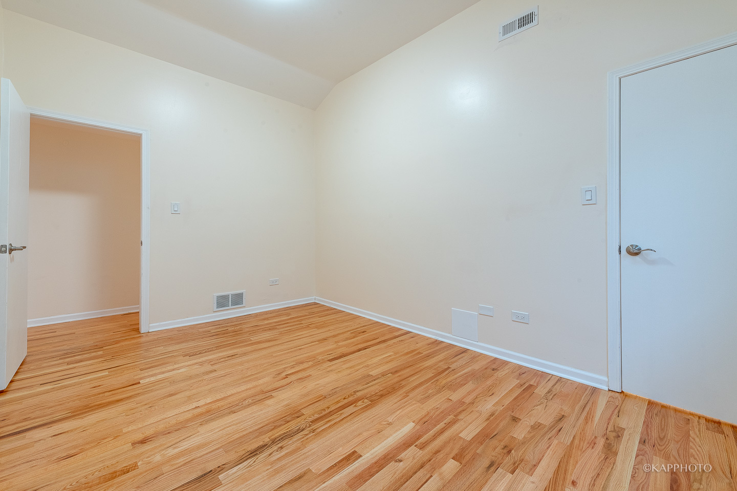 2435 W Polk Street Unit: 3