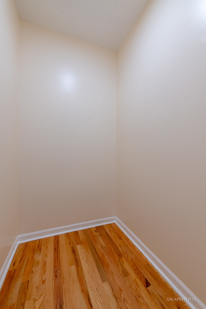 2435 W Polk Street Unit: 3