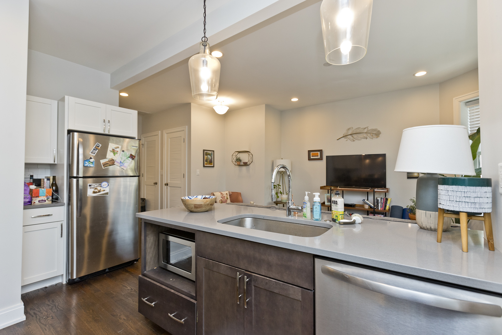 856 N Hermitage Avenue Unit: 3F