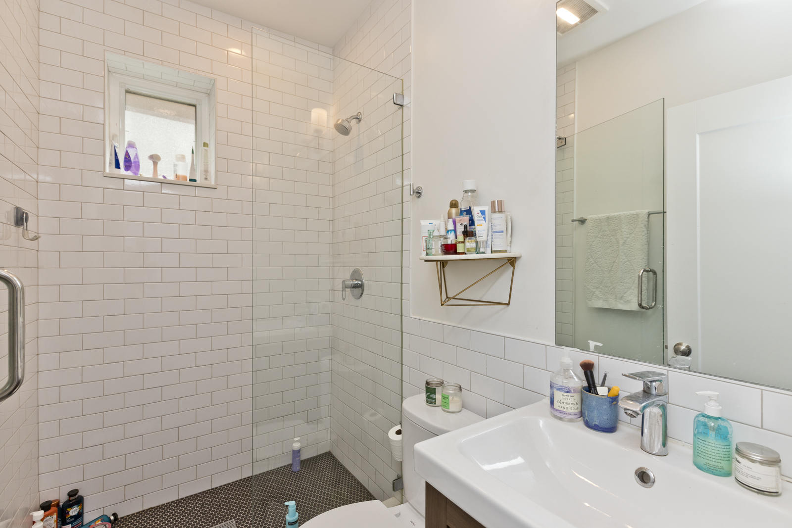 856 N Hermitage Avenue Unit: 3F