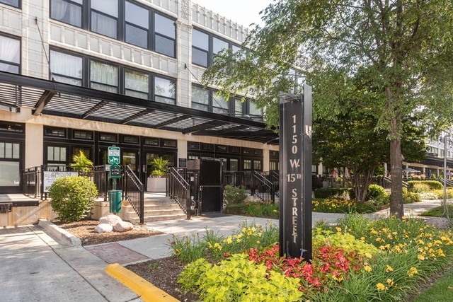 1150 W 15TH Street Unit: 302