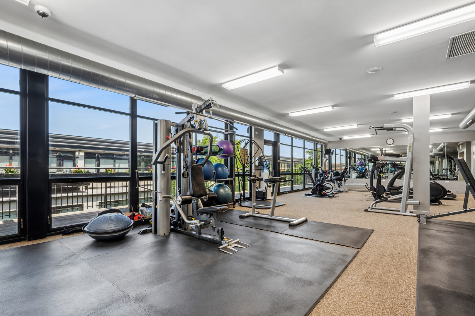 1150 W 15TH Street Unit: 302