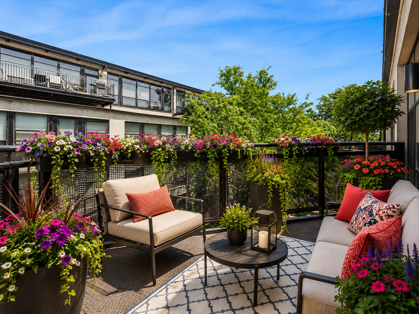 1150 W 15TH Street Unit: 302