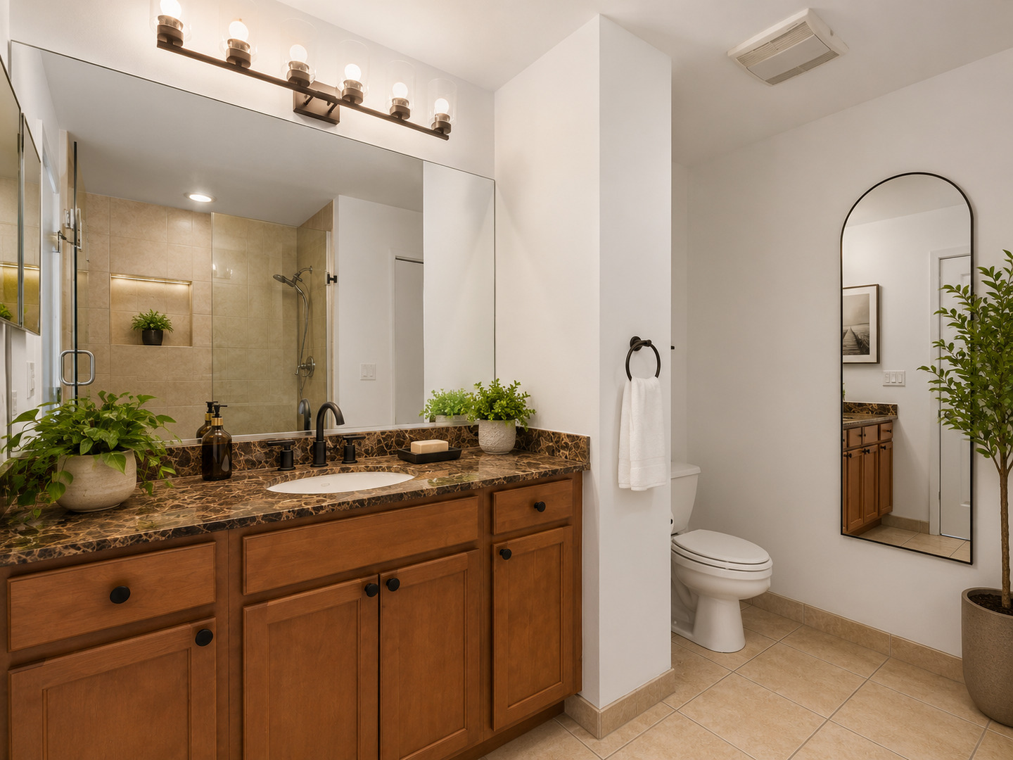 1150 W 15TH Street Unit: 302