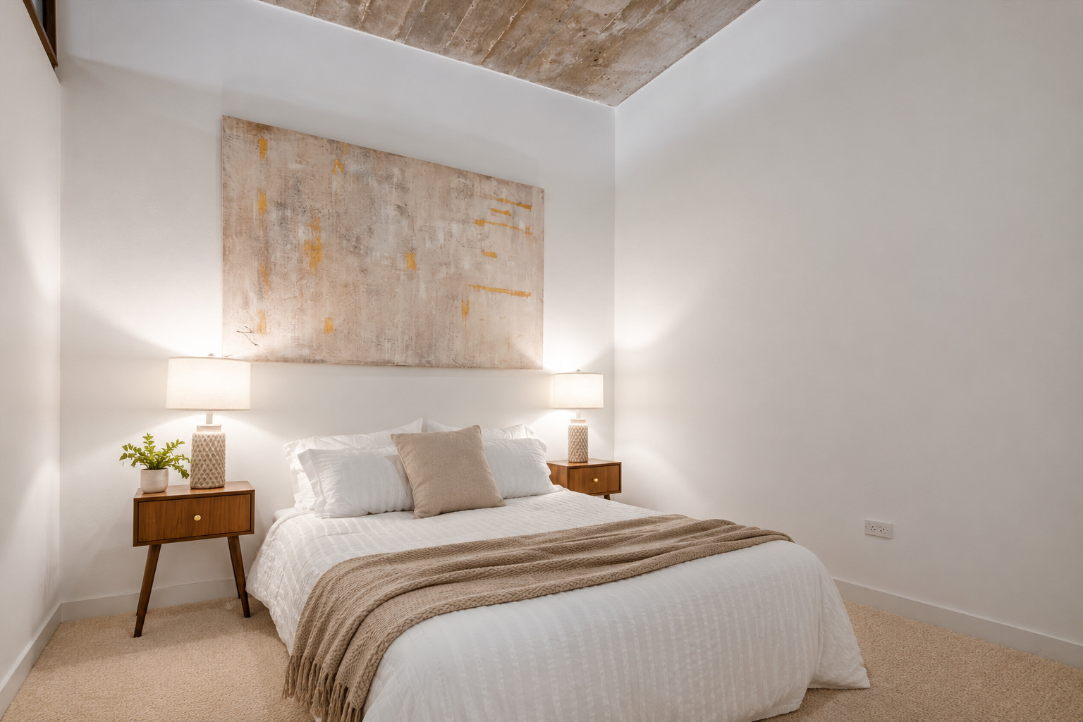 1150 W 15TH Street Unit: 302
