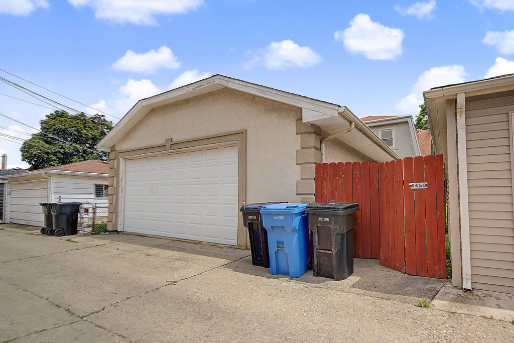 4450 N MANGO Avenue