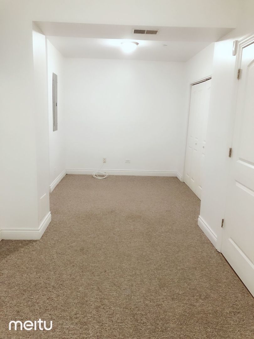3607 W 53rd Street Unit: 5