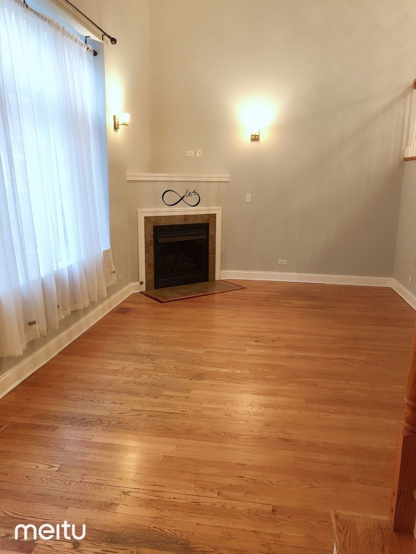 3607 W 53rd Street Unit: 5