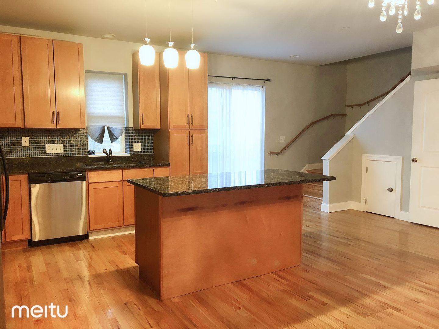 3607 W 53rd Street Unit: 5